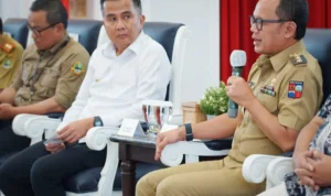 Wali Kota Bogor, Bima Arya saat menyampaikan permintaannya kepada PJ Gubernur Jabar, Bey Machmudin. (Yudha Prananda / Jabar Ekspres)