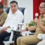 Wali Kota Bogor, Bima Arya saat menyampaikan permintaannya kepada PJ Gubernur Jabar, Bey Machmudin. (Yudha Prananda / Jabar Ekspres)