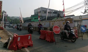 Jembatan Cikereteg Kembali di Tutup Untuk Roda Empat, Ini Sebabnya!
