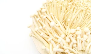 Miliki Tekstur Yang Renyah, Ketahui Manfaat Konsumsi Jamur Enoki!