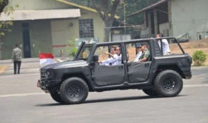 Jokowi Puji Prabowo Saat Menyetir Rantis Maung