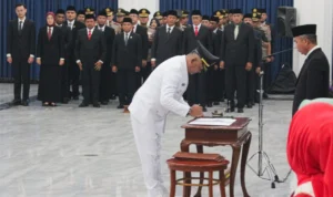 Dok. Pelantikan 6 Pj Bupati Walikota termasuk Kota Bandung, di Gedung Sate Bandung, Rabu (20/9). Foto. Pandu Muslim Jabar Ekspres.