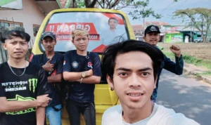 Stiker Wajah Gibran Rakabuming Mejeng di Angkutan Kota Kabupaten Bandung