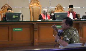 Fakta Baru Aliran Dana Dishub ke Pejabat Pemkot Bandung, Nilainya Hampir Sentuh Rp2 M Kasubbag Keuangan, Kalteno saat menjadi saksi kasus suap yang menjerat mantan Wali Kota Bandung Yana Mulyana cs (Pandu Muslim/Jabar Ekspres)