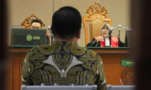 Hakim Ketua, Hera Kartiningsih ketika bertanya soal APBDP sebesar Rp 47 Miliar yang diminta oleh Dishub Kota Bandung, kepada Kassubag keuangan Kalteno (Pandu Muslim/Jabar Ekspres)