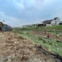 Kemarau panjang, Aliran Sungai Cikeruh Sangat Kering Hingga Bisa Digunakan Untuk Bermain Bola. Foto Agi Jabar EkspresKemarau panjang, Aliran Sungai Cikeruh Sangat Kering Hingga Bisa Digunakan Untuk Bermain Bola. Foto Agi Jabar Ekspres
