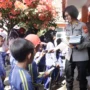 Doc. Pembagian Buku dari Polres Cimahi pada Anak-anak Sekolah Dasar (Humas Polres Cimahi)
