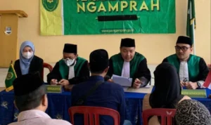 Angka Perceraian di Bandung Barat Terus Naik Setiap Tahunnya, Ternyata Karena Ini! PA Ngamprah, Kabupaten Bandung Barat saat melangsungkan sidang diluar gedung. Jumat (22/9). Foto Humas PA Ngamprah