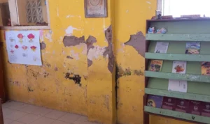 Bangunan SD Negeri 3 Rejasari Kota Banjar sudah lapuk dan rusak sehingga menjadi sasaran empuk aksi pengerusakan dan vandalisme.