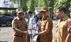 Peringatan HANTARU di Kabupaten Cirebon, Ribuan Sertifikat Tanah Dibagikan Peringatan HANTARU di Kabupaten Cirebon, Ribuan Sertifikat Tanah Dibagikan