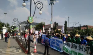 Petani dan Mahasiswa Gugat BPN Sukabumi, Tuntut Penyelesaian Konflik Agraria