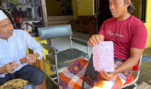 Satu Keluarga Terdampak Asap Tebal Kebakaran TPA Kopiluhur Cirebon, Warga: Mau Ngadu, Ngadu Kemana?
