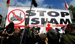 Tragedi Islamofobia Semakin Meningkat di Negara Belanda Tragedi Islamofobia Semakin Meningkat di Negara Belanda
