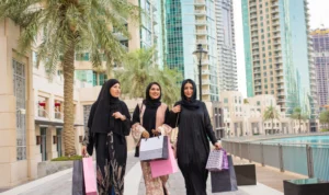 Tok! Abaya Resmi Dilarang untuk Siswi Muslim di Prancis
