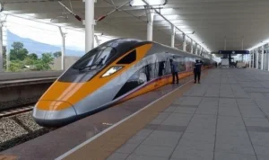 Jokowi Siapkan Tarif Diskon saat Kereta Cepat Jakarta-Bandung Diresmikan 1 Oktober