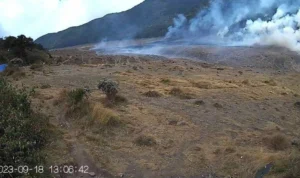 Gumpalan Asap Membumbung Tinggi Jadi Pertanda Alun-alun Suryakencana Terbakar!