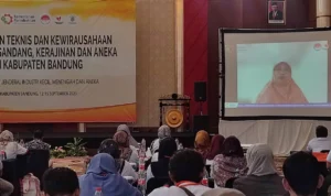 Diah Nurwitasari Gelar Diklat untuk Cetak Wirausahawan Baru Diah Nurwitasari Gelar Diklat untuk Cetak Wirausahawan Baru
