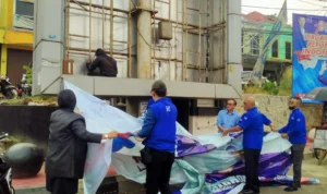 Merasa Dikhianati, DPC Demokrat Kota Depok Copot Spanduk Anies Baswedan! Merasa Dikhianati, DPC Demokrat Kota Depok Copot Spanduk Anies Baswedan!