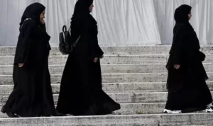 67 Siswi di Prancis di Pulangkan Karena Masih Menggunakan Abaya