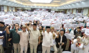 541 Majelis Taklim Mantap Dukung Prabowo Subianto Presiden 2024 Rubuan emak-eman dari 541 majelis taklim se-Kota Bandung dan Cimahi mendeklarasikan Prabowo Subianto sebagai calon presiden 2024 di Graha Pos Indonesia, Jalan Banda, Kota Bandung, Kamis 14 September 2023.