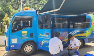 Disdukcapil Kota Bandung menghadirkan mobil Mapeling (Memberi Layanan Keliling) dengan menyasar Gen Z di SMA Alfa Centauri Jalan Diponegoro, Selasa 5 September 2023.