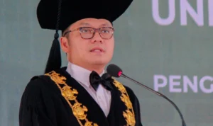 Rektor Universitas Islam Nusantara (Uninus) Bandung, Prof Dr Obsatar Sinaga menyambut baik regulasi baru mengenai tugas akhir mahasiswa.