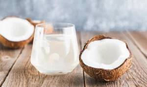 Manfaat air kelapa adalah minuman yang telah lama dikenal dan populer di masyarakat Indonesia. Rasanya yang segar dan kaya akan nutrisi membuatnya menjadi pilihan yang baik.