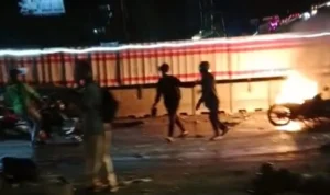 kecelakaan maut dengan melibatkan banyak kendaraan terjadi di exit Tol Bawen yang diduga karena rem truk mengalami blong