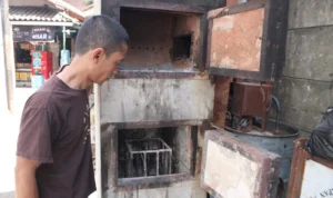 Warga Cibaduyut Ciptakan Incinerator Ramah Lingkungan Warga Cibaduyut Ciptakan Incenerator Ramah Lingkungan