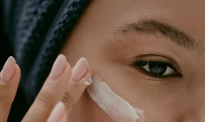 Agar Tetap Awet Muda di Usia 60an, Ini Dia Tips Menjaga Elastisitas Kulit Wajah