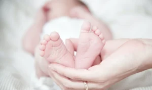 Cara Mengobati Baby Blues Jika Sudah Parah, Pergi ke Dokter Apa? Ilustrasi Cara Mengobati Baby Plues Syndrome yang Parah/ Pexels/Rene Asmussen