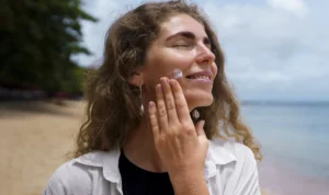 Harus Pakai Tiap Hari! Ini Pentingnya Sunscreen Bagi Kecantikan Perawatan Wajah