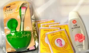 CAmpuran Bedak dingin Saripohatji dan Air mawar ampuh putihkan wajah dalam sekali oles.