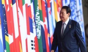 South Korean President Pledges to Seek Trilateral Summit with Japan and China