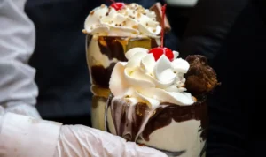 7 Topping Unik Es Krim yang Harus Kamu Coba, Rasanya Dijamin Enak!