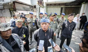 Sekda Kota Bandung, Ema Sumarna apresiasi PKL di Jalan Suryani.
