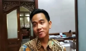 Gibran Tegaskan akan Tetap Lanjutkan Proyek di Solo Gibran Tegaskan akan Tetap Lanjutkan Proyek di Solo