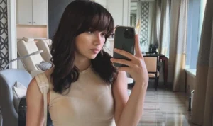 Angela Gilsha yang mengaku pernah Agnostik meragukan keberadaan Tuhan. (instagram @Angelapanari)