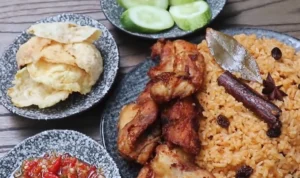 Cuman Pakai Rice Cooker! Resep Nasi Kebuli Ayam