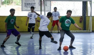 Sebanyak 12 tim unjuk skill dalam turnamen futsal Kajol Indonesia untuk Ganjar di Planet Futsal Cibinong Square, Jalan Raya Jakarta-Bogor KM44, Kelurahan Pakansari, Kecamatan Cibinong, Kabupaten Bogor, Rabu 4 Oktober 2023.