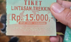 Pengunjung Keluhkan Tarif Parkir di Wisata Bukit Paniisan Sentul Capai Rp15 Ribu