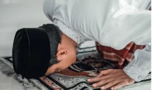 Ilustrasi: berdoa dalam shalat yang sesuai ketentuan. (freepik)