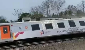 Detik-detik Kecelakaan Kereta KA Argo Wilis Tabrak KA Argo Semeru di Kulon Progo Detik-detik Kecelakaan Kereta di Kulon Progo. (tangkapan layar video X @merapi uncover)