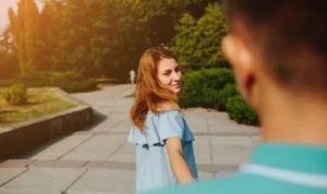 ILUSTRASI: Tanda Crush naksir kamu (freepik)