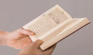 ILUSTRASI: Metode menghafal Alquran sesua dengan kemampuan. (freepik)