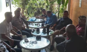 Ketua Forum RW Kota Bandung Lily Maulana melalui aparat kewilyahan menekankan agar masalah sampah bisa diselesaikan skala rumah tangga.