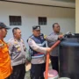 Polsek Cikoneng Salurkan 5 Ribu Liter Air Bersih untuk Warga Cimari