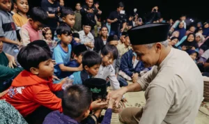 Pasangan Capres Ganjar Pranowo dan Mahfud MD akan membuat program satu sarjana untuk keluarga miskin jika menang dalam Pilpres 2024 nanti.