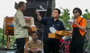 Erick Tohir Apresiasi UMKM Binaan BRI untuk Naik Kelas UMKM binaan BRI, Kupu Sutera asal Desa Sentul, Kecamatan Purwodadi, Kabupaten Pasuruan jadi salah satu produsen sepatu terbaik di Indonesia.