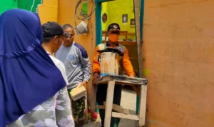 Satu Rumah Porak Poranda Akibat Puting Beliung di Bandung Barat Satu Rumah Porak Poranda Akibat Puting Beliung di Bandung Barat